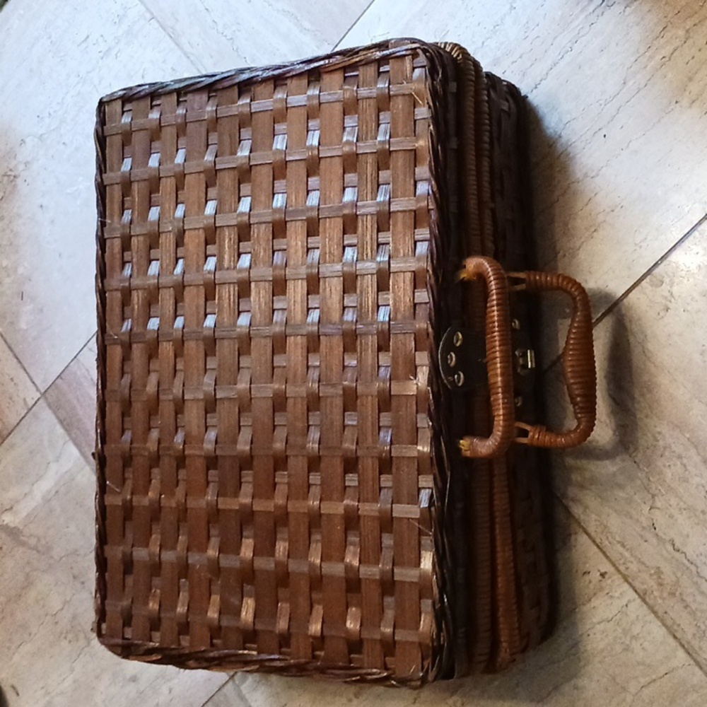 Vintage BEAU RIVAGE Wicker Picnic Basket Place Setting for 4 New* β±οΈ - Picture 7 of 9